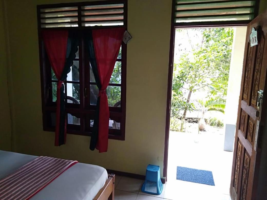 Sibayak Guesthouse Tuk Tuk Exteriér fotografie