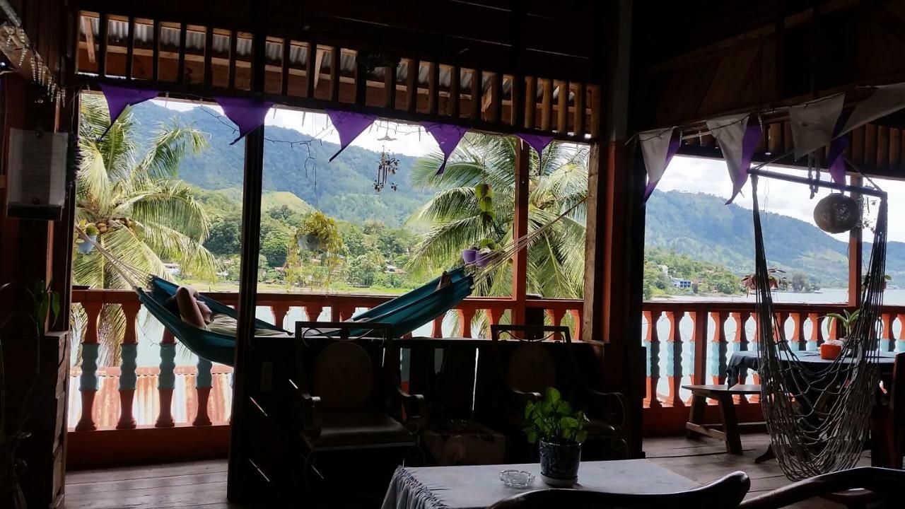 Sibayak Guesthouse Tuk Tuk Exteriér fotografie