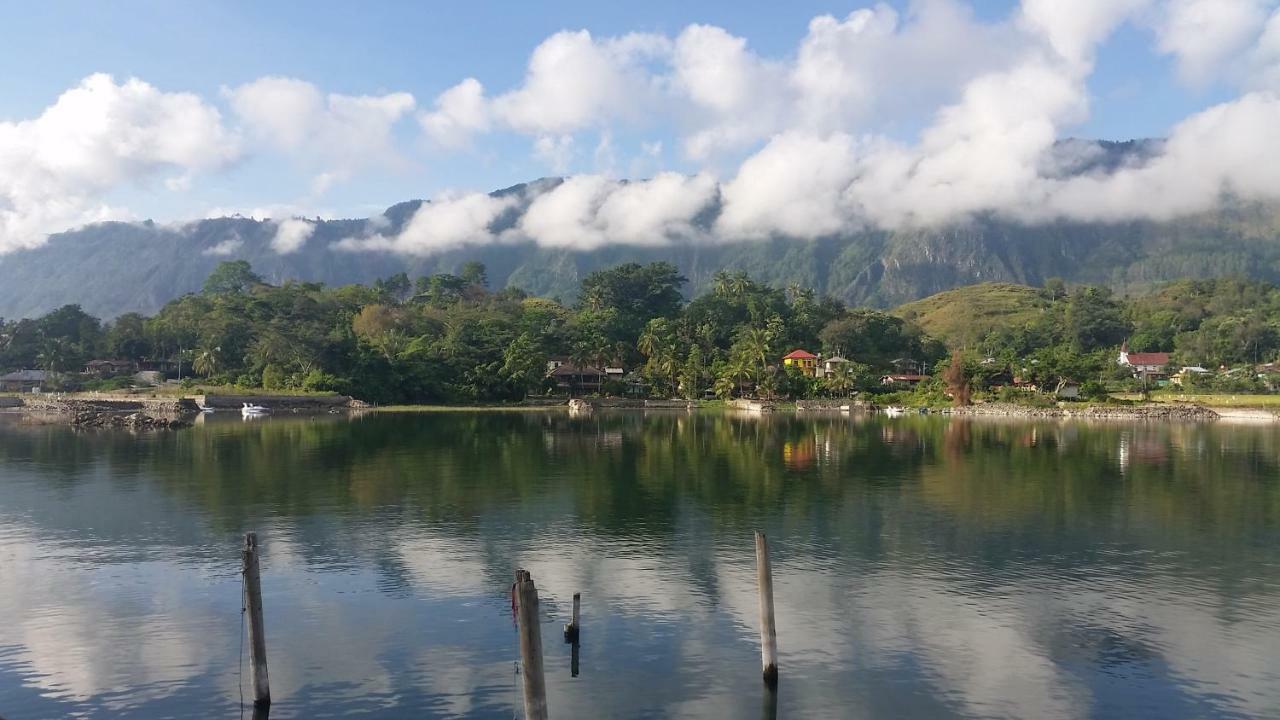 Sibayak Guesthouse Tuk Tuk Exteriér fotografie